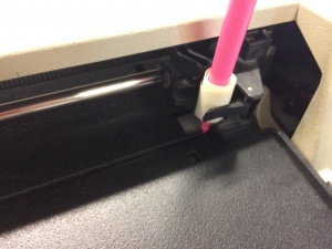 Inserting a filt-pen in the HP7475a